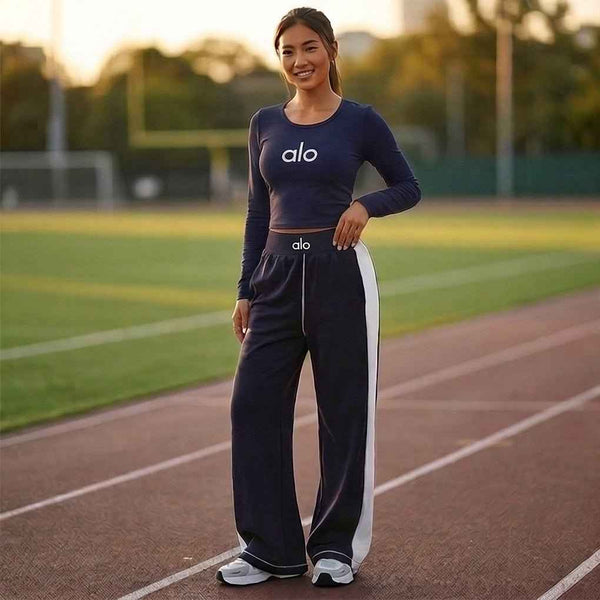 Ensemble ALO Yoga Studio Flow Activewear